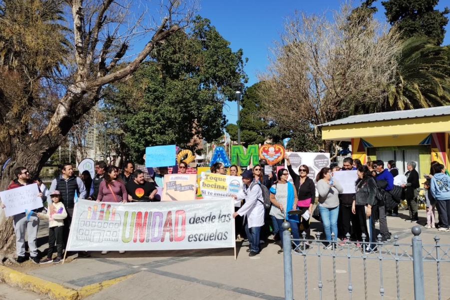 Unidad Docente marcharon por las calles de Deán Funes - SAN